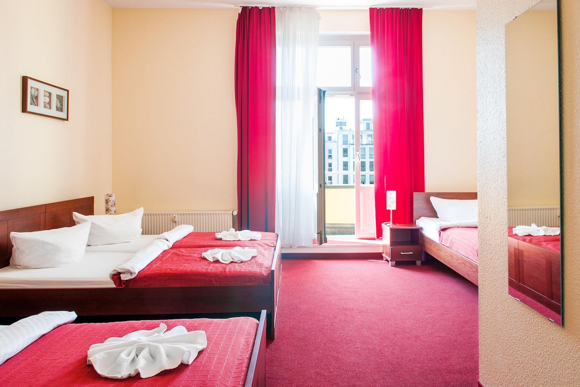 Mikon Eastgate - Centre Hotel 3*