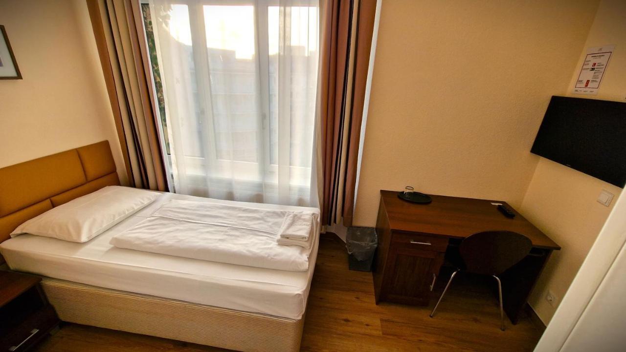 Mikon Eastgate - Centre Hotel 3*